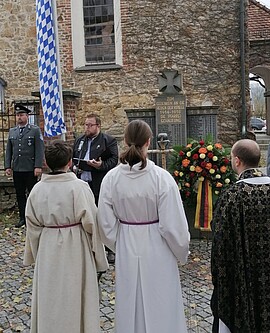 Banner Gedenken zum Volkstrauertag